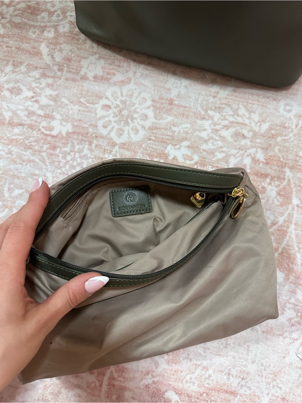 Leather 🥝 Bucket Bag in Green by Bostanten - Picture 11 of 16